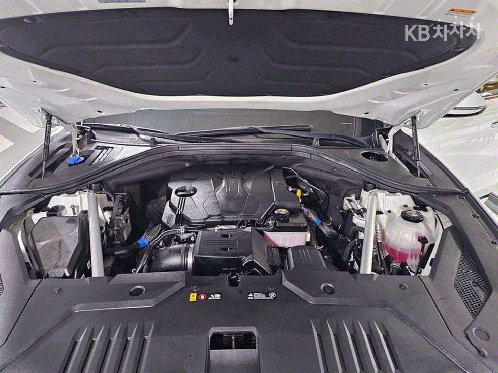 Genesis GV70Gasoline 2.5T AWD - 19