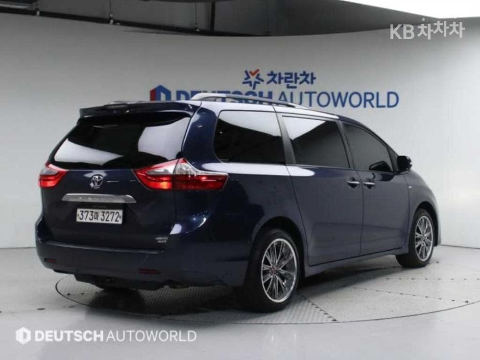 Toyota Sienna3.5 AWD Автоматик - 2