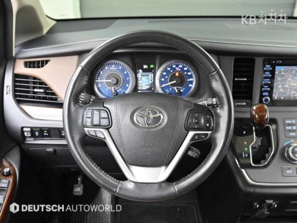 Toyota Sienna3.5 AWD Автоматик - 13