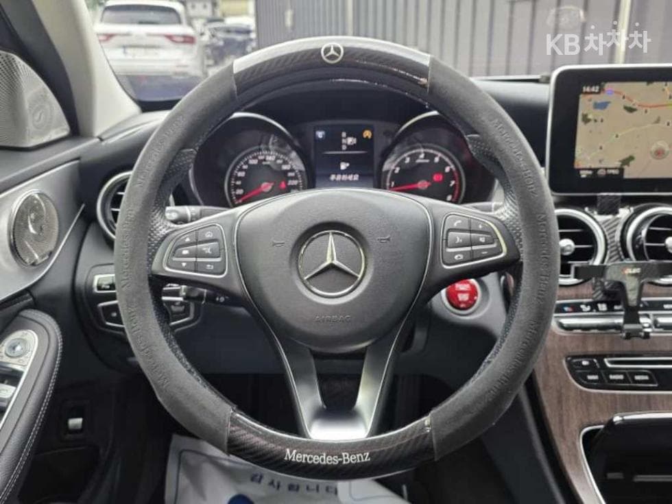 Mercedes-Benz The New (фейслифт) C-КласC200 W205 - 8