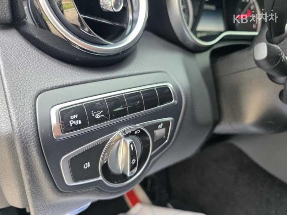 Mercedes-Benz The New (фейслифт) C-КласC200 W205 - 12