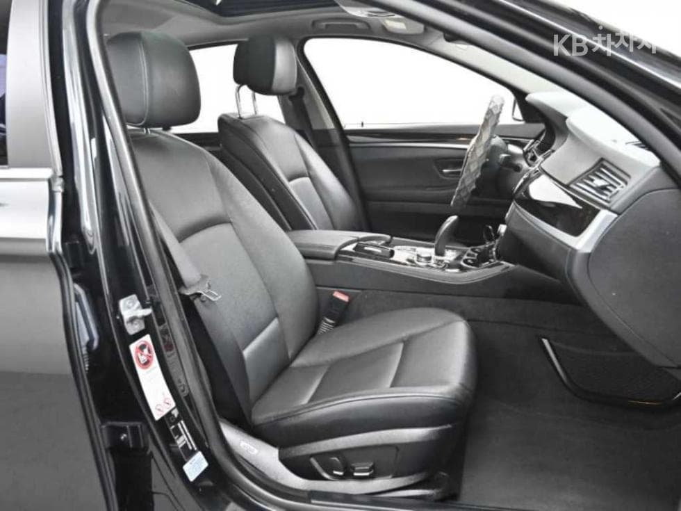 BMW Нов5 Серия528i xDrive Стандартен - 10