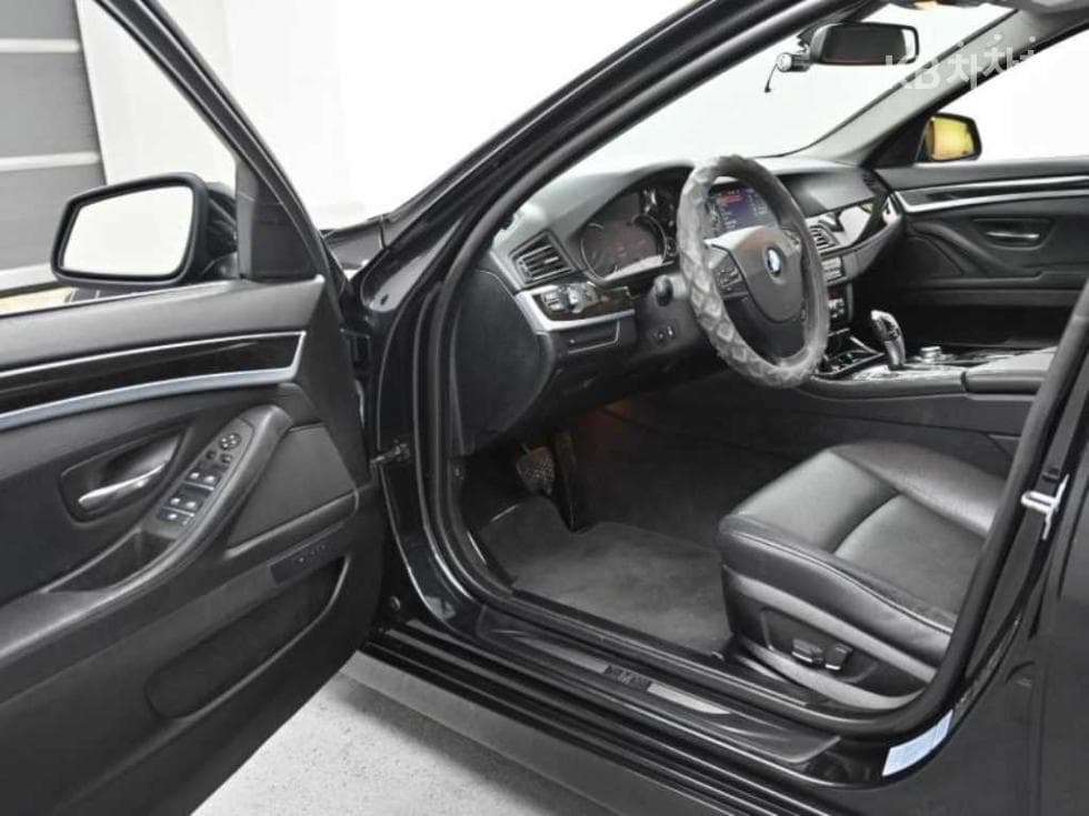 BMW Нов5 Серия528i xDrive Стандартен - 11