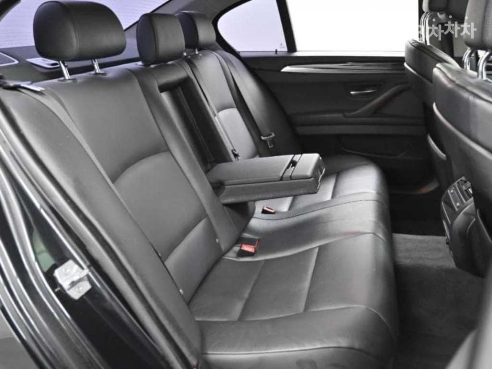 BMW Нов5 Серия528i xDrive Стандартен - 12