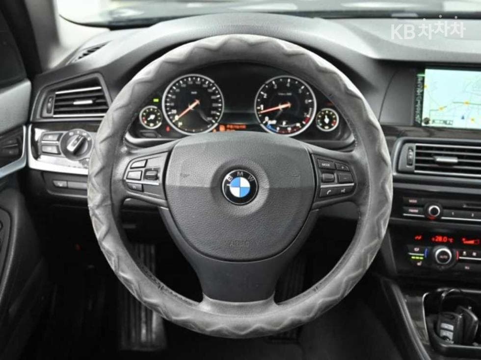 BMW Нов5 Серия528i xDrive Стандартен - 13