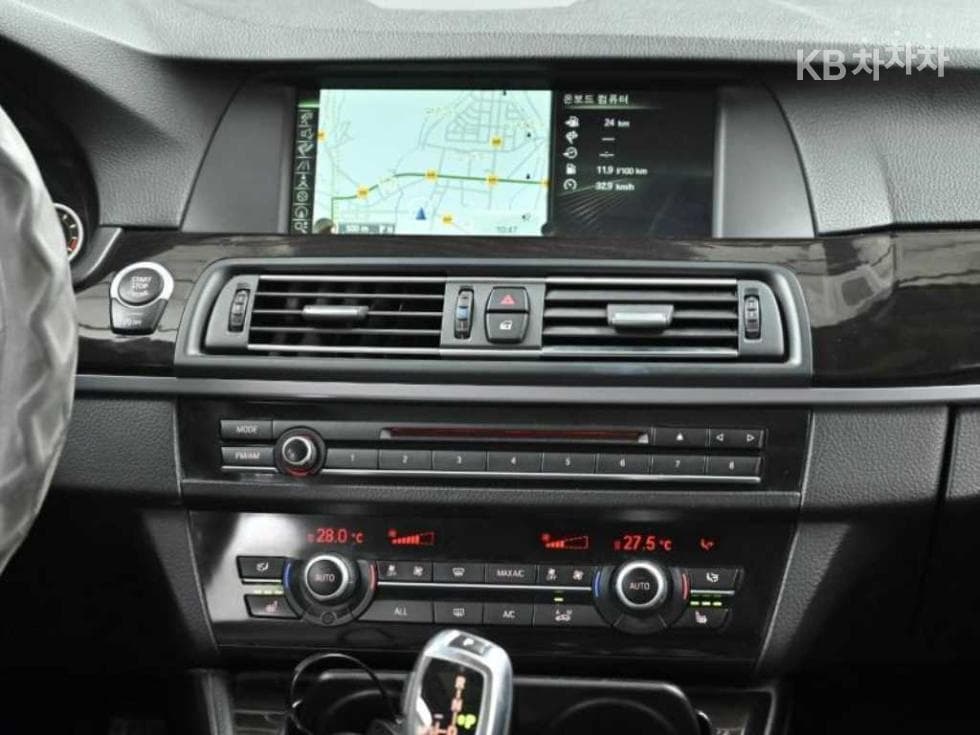 BMW Нов5 Серия528i xDrive Стандартен - 14