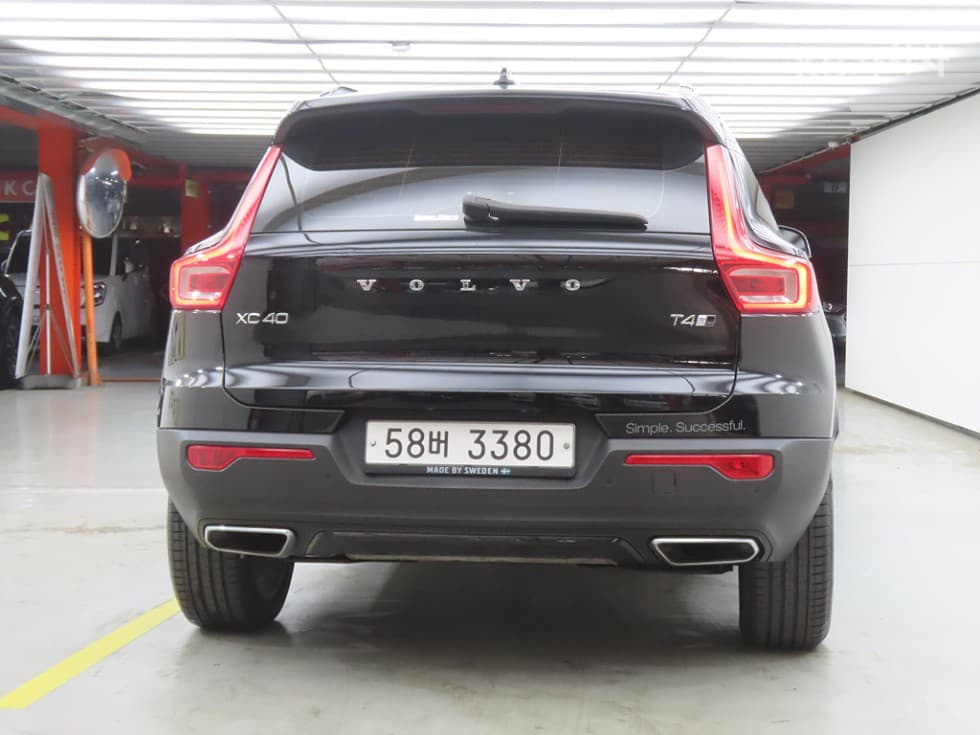 Volvo XC40T4 AWD R-Design - 3