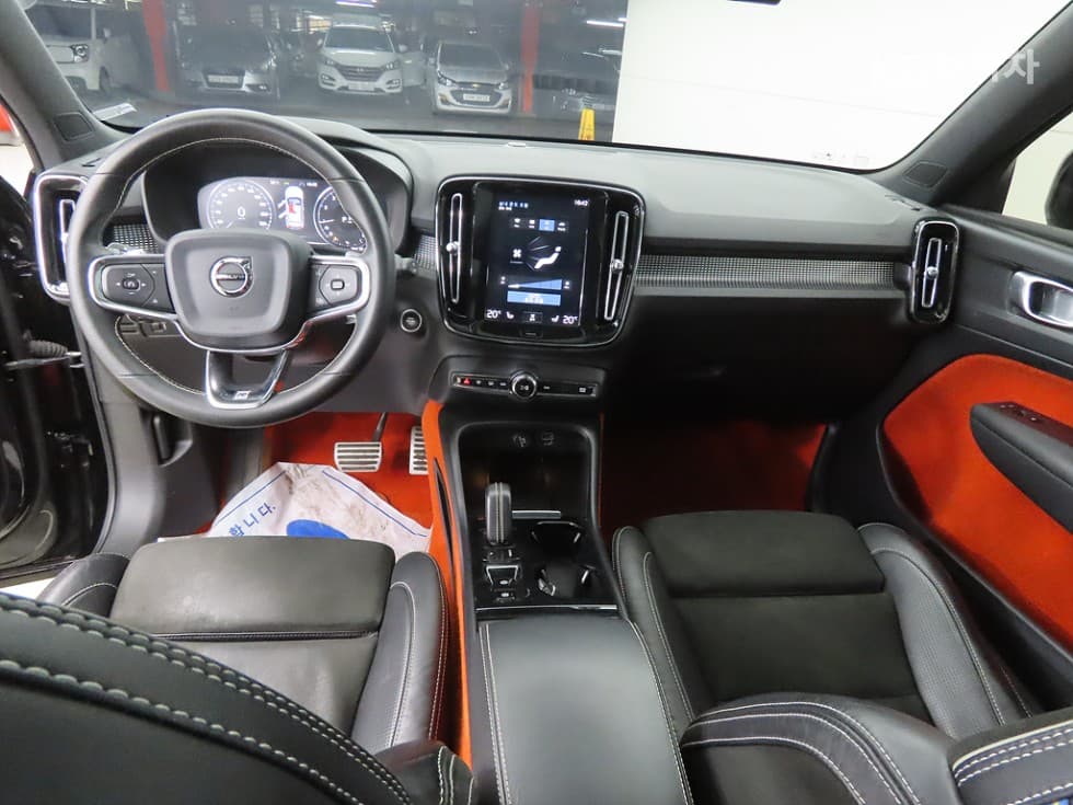 Volvo XC40T4 AWD R-Design - 7