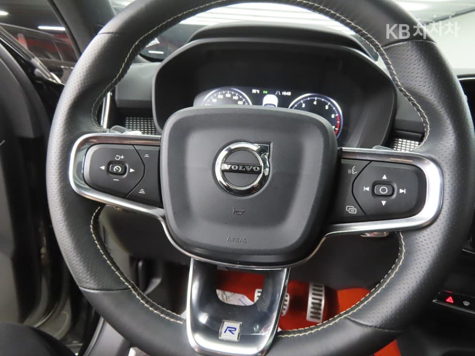 Volvo XC40T4 AWD R-Design - 8