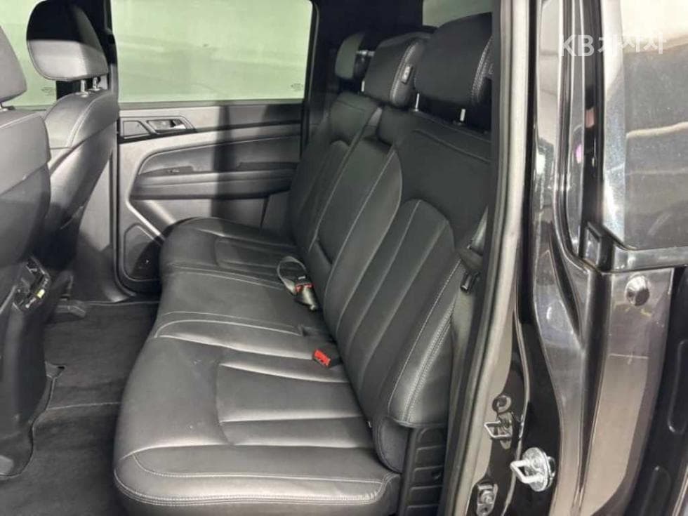 KG Mobility Rexton 스포츠2.2 4WD Prestige - 9
