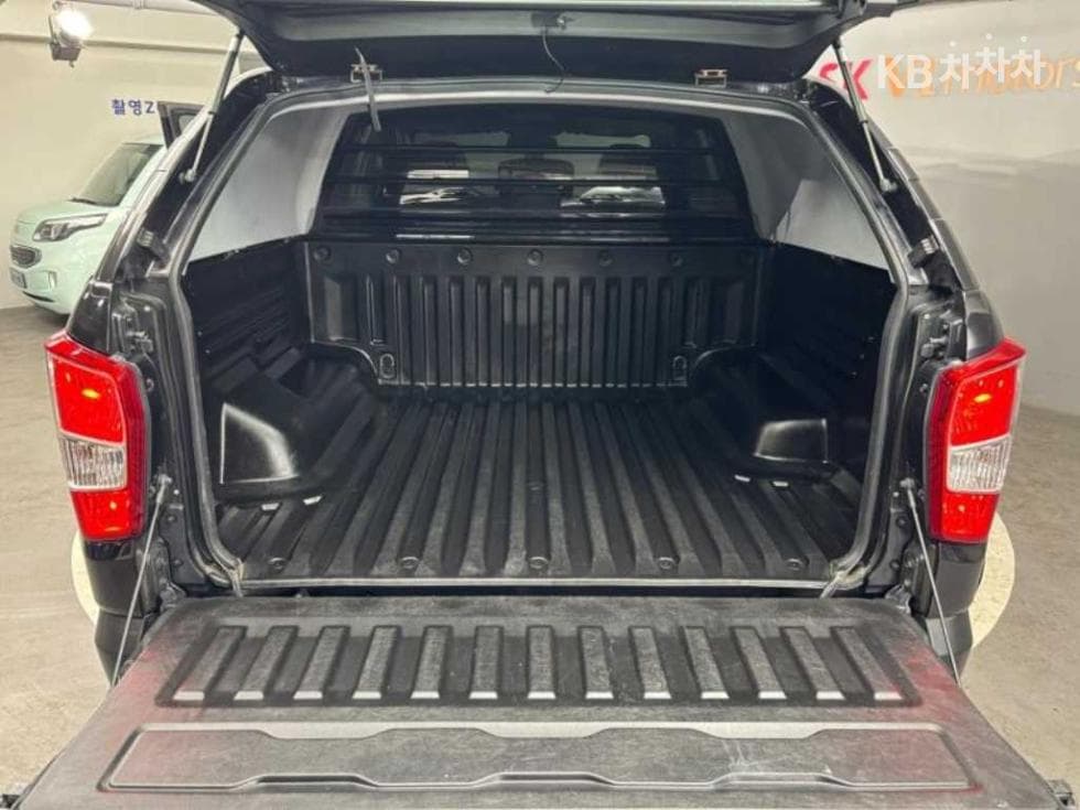KG Mobility Rexton 스포츠2.2 4WD Prestige - 17