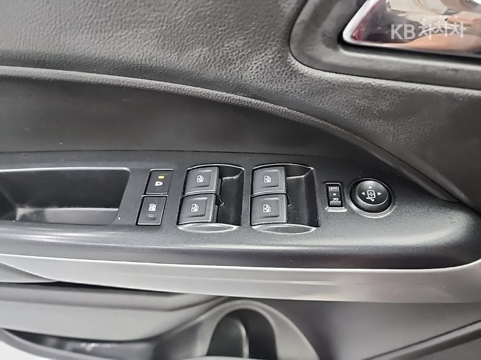 Джи Ем Корея Colorado3.6L V6 4x4 Extreme-X 스포츠바 - 16