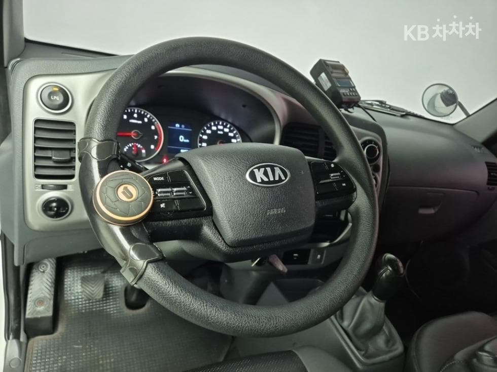 Киа The New (фейслифт) Бонго 3 (лек)LPG 냉동Товарна надстройка차 1 тон Стандартен Королевска кабина Удължено междуосие GL - 8