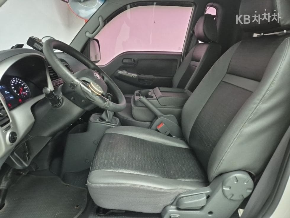 Киа The New (фейслифт) Бонго 3 (лек)LPG 냉동Товарна надстройка차 1 тон Стандартен Королевска кабина Удължено междуосие GL - 10