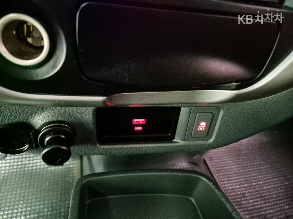 Киа The New (фейслифт) Бонго 3 (лек)LPG 냉동Товарна надстройка차 1 тон Стандартен Королевска кабина Удължено междуосие GL - 13