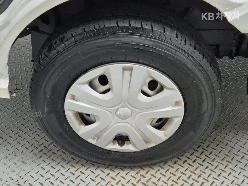 Киа The New (фейслифт) Бонго 3 (лек)LPG 냉동Товарна надстройка차 1 тон Стандартен Королевска кабина Удължено междуосие GL - 17