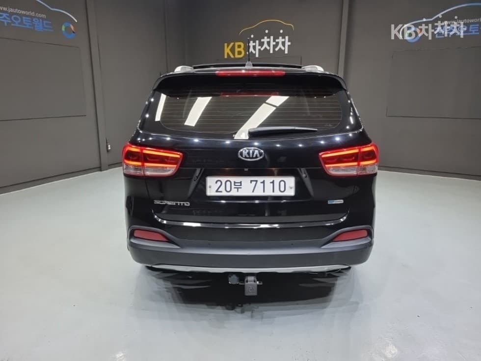 Киа All NewSorentoДизел 2.0 2WD Noblesse Специал (специален признак/издание) - 3