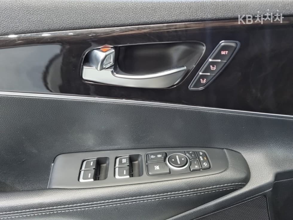 Киа All NewSorentoДизел 2.0 2WD Noblesse Специал (специален признак/издание) - 13