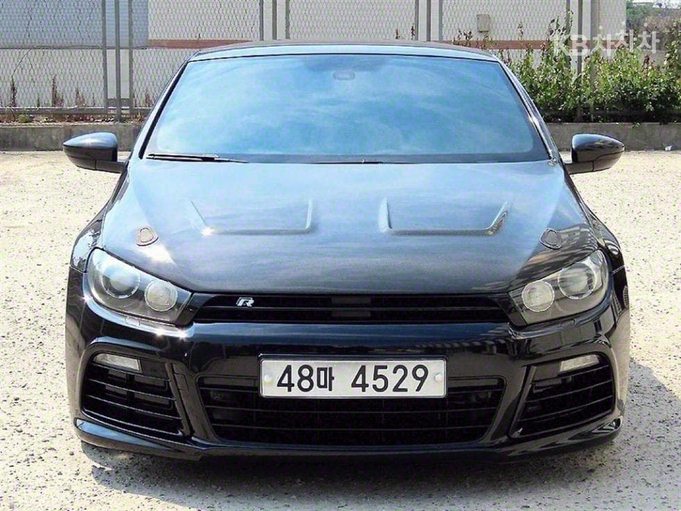 Volkswagen Scirocco 2.0 TSi R - Image 1