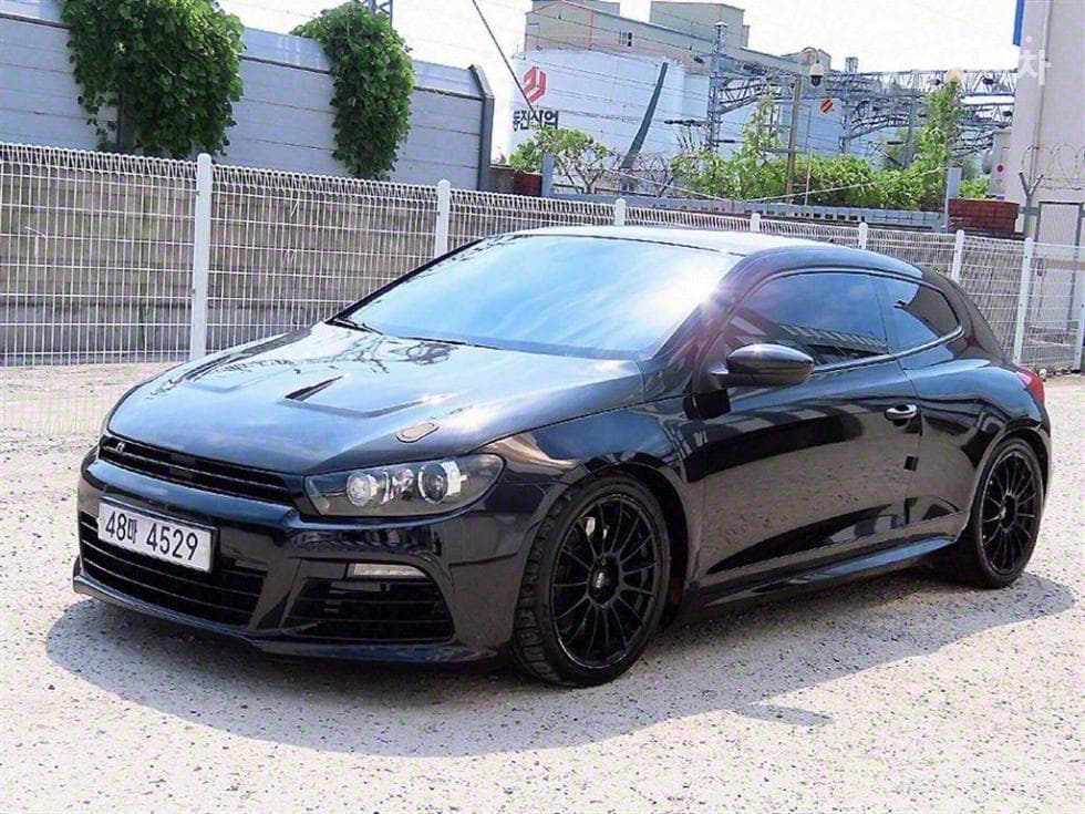 Volkswagen Scirocco2.0 TSi R - 2