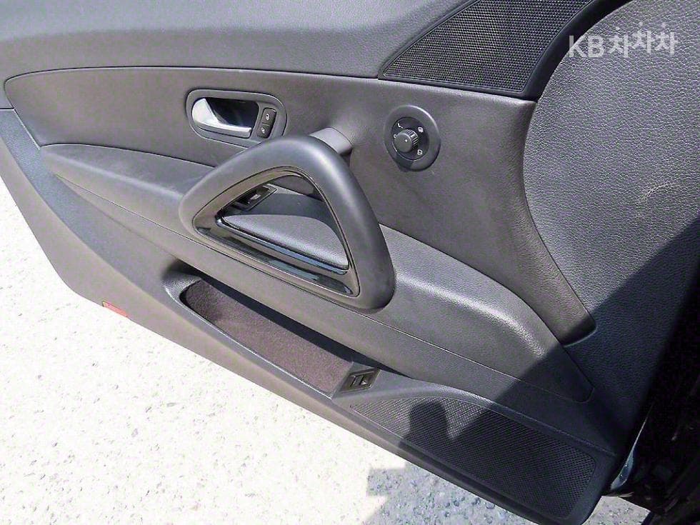 Volkswagen Scirocco2.0 TSi R - 11