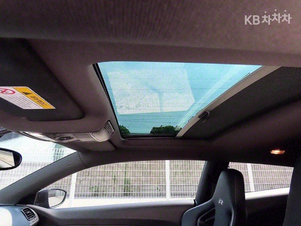 Volkswagen Scirocco2.0 TSi R - 16