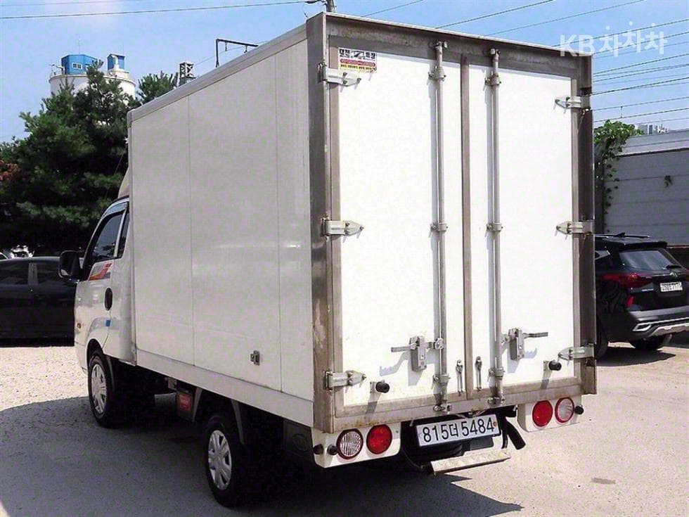 Киа Бонго 3 (лек)1 тон Удължено междуосие Королевска кабина CRDi DLX - 3