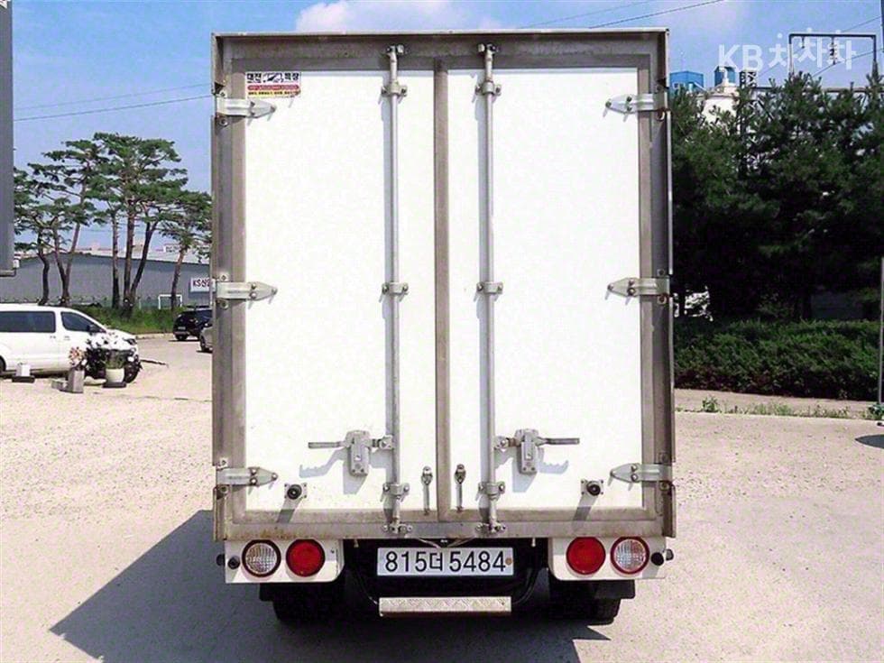 Киа Бонго 3 (лек)1 тон Удължено междуосие Королевска кабина CRDi DLX - 4