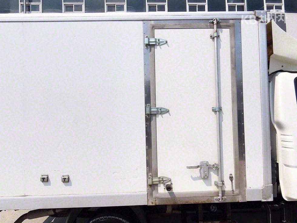 Киа Бонго 3 (лек)1 тон Удължено междуосие Королевска кабина CRDi DLX - 5