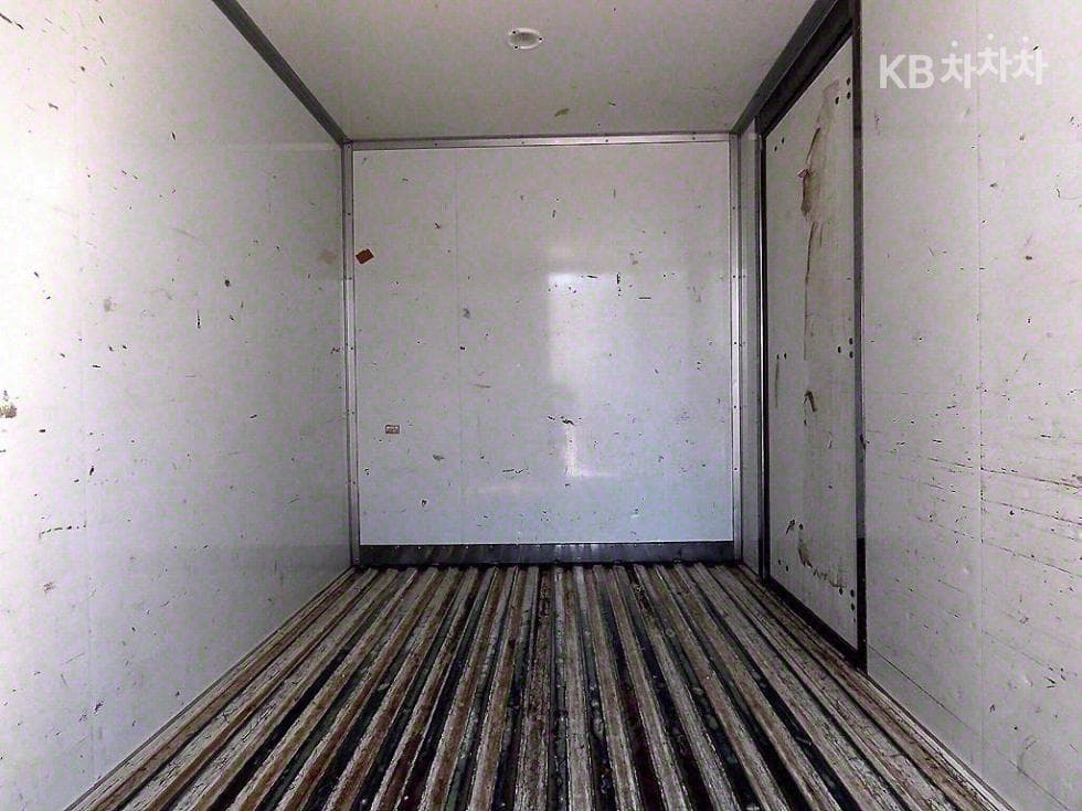 Киа Бонго 3 (лек)1 тон Удължено междуосие Королевска кабина CRDi DLX - 6