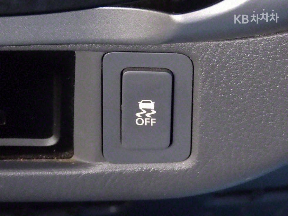 Киа Бонго 3 (лек)1 тон Удължено междуосие Королевска кабина CRDi DLX - 13