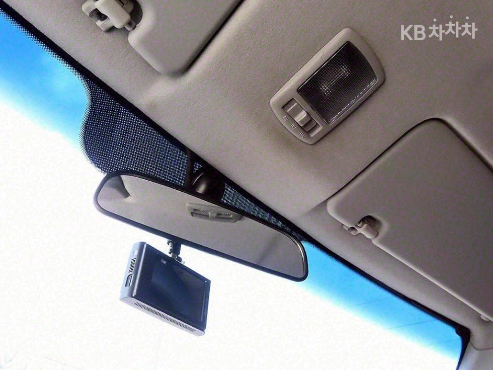 Киа Бонго 3 (лек)1 тон Удължено междуосие Королевска кабина CRDi DLX - 17