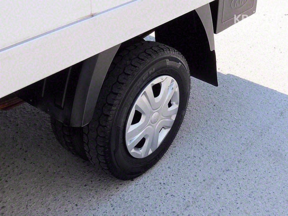 Киа Бонго 3 (лек)1 тон Удължено междуосие Королевска кабина CRDi DLX - 19