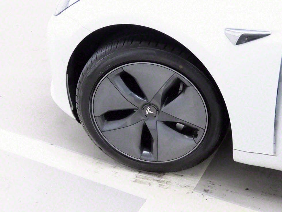 테슬라 Model 3Standard Range Plus - 18