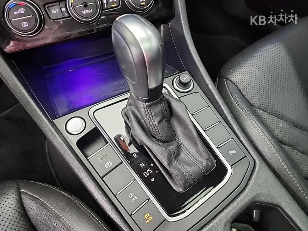 Volkswagen The All New Jetta(7-мо поколение)1.4 Турбонагнетен Стратифициран Инжекция (ВВ) Prestige - 8