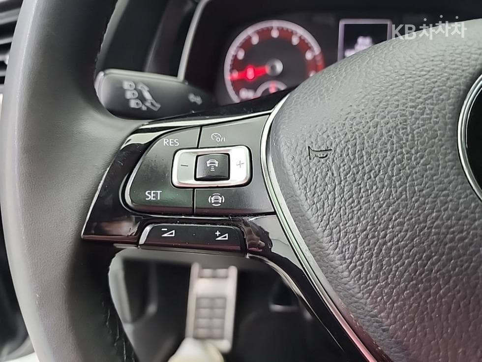 Volkswagen The All New Jetta(7-мо поколение)1.4 Турбонагнетен Стратифициран Инжекция (ВВ) Prestige - 18