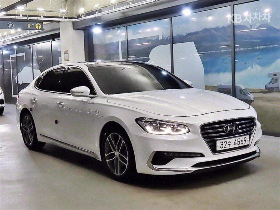 Hyundai Grandeur (Azera)IG 3.0 Exclusive Standard - Image 1