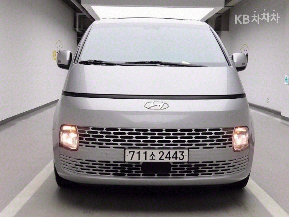 Hyundai Staria 3.5 LPG Tourer 11 Hyundai - Image 2