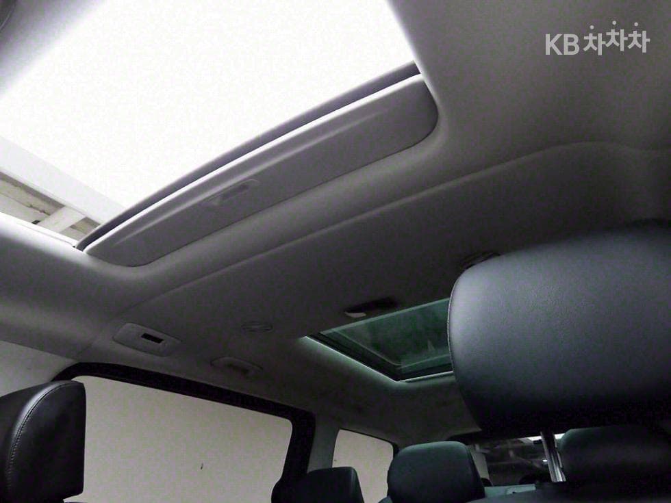 (711so2443)Hyundai Staria3.5 LPG Tourer 11 Hyundai - 17