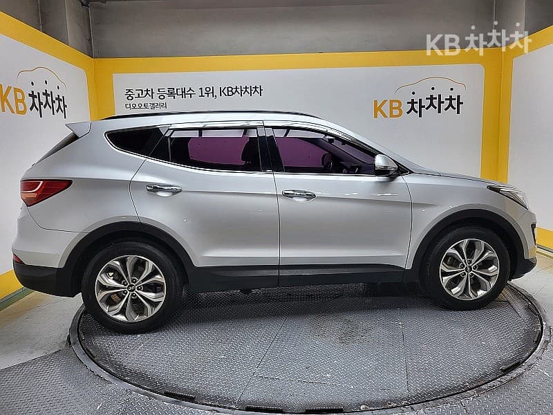 Hyundai Santa Fe DM R2.0 2WD PREMIUM Base - Image 3