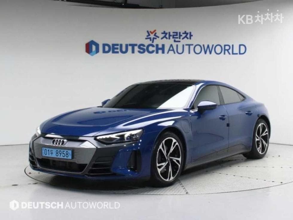 Ауди e-tron GT Quattro Стандартен - Image 1