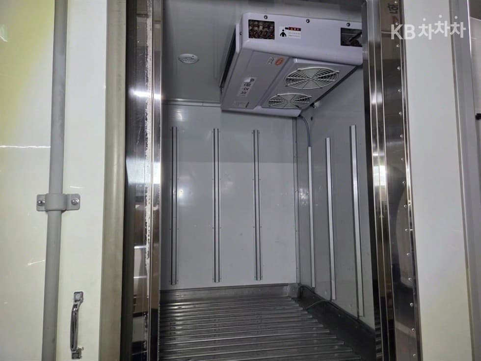Kia The New (facelift) Bongo 3 (light truck)냉동Top (Cargo)차 1 Ton Plus형 King Cab Extra Long L - 10