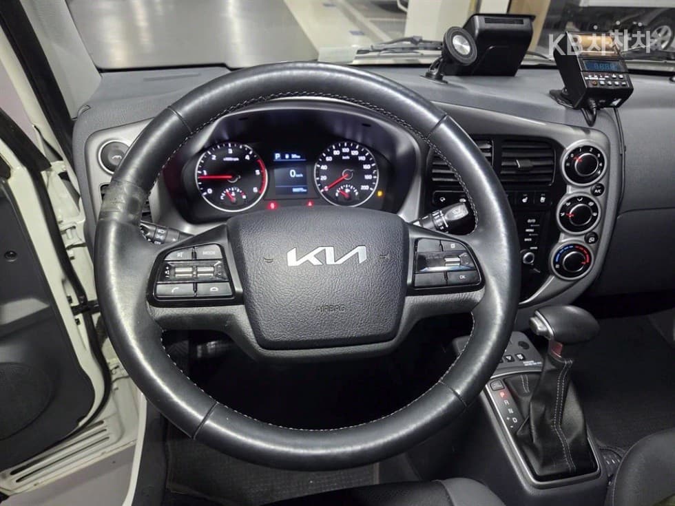 Kia The New (facelift) Bongo 3 (light truck)냉동Top (Cargo)차 1 Ton Plus형 King Cab Extra Long L - 12