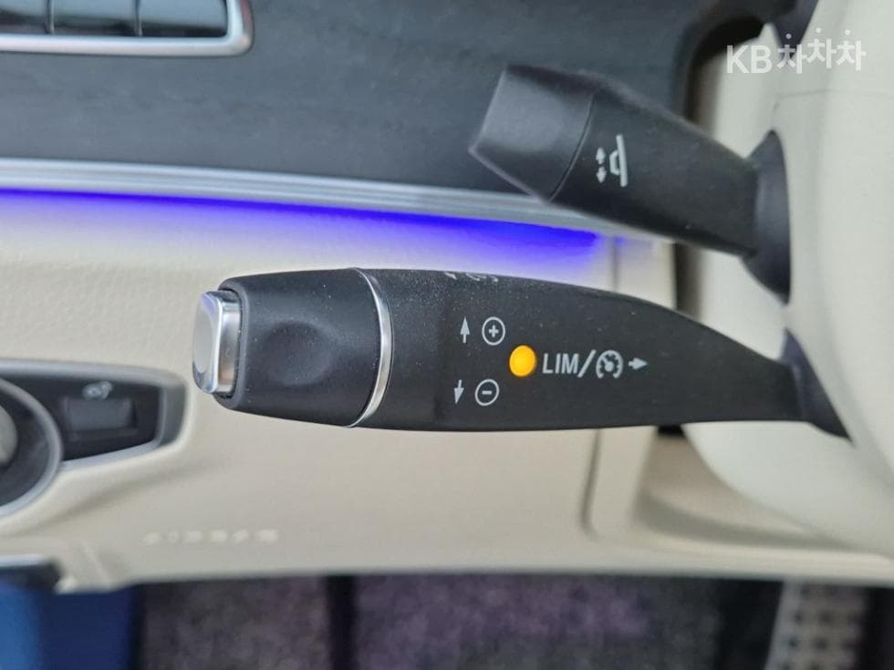 Mercedes-Benz E-Клас (W213)E220d Cabriolet - 15