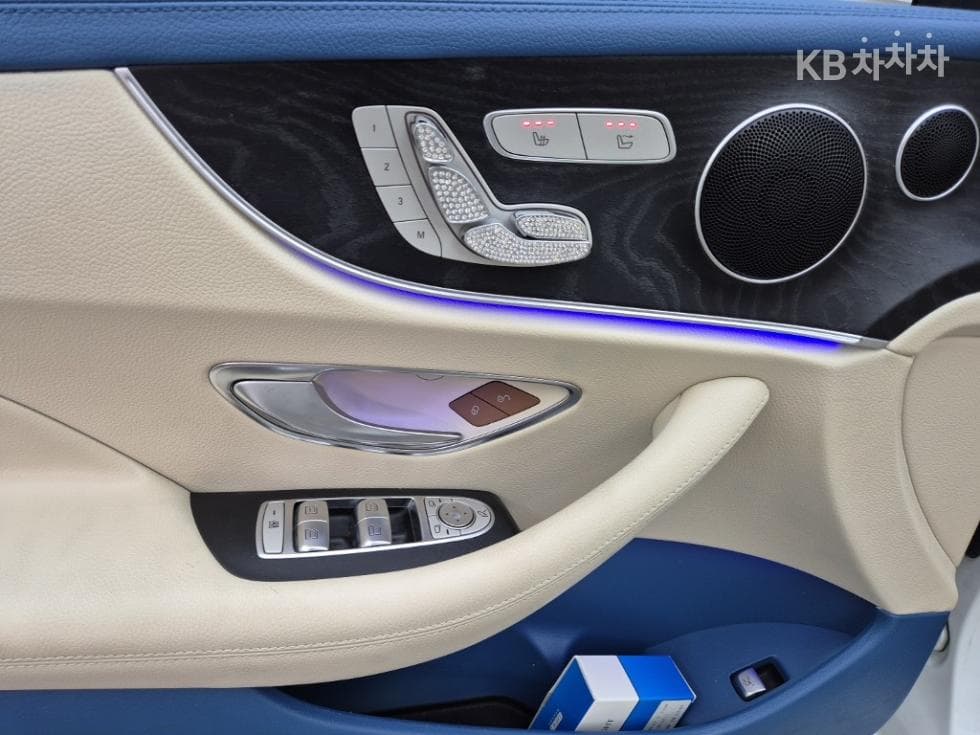 Mercedes-Benz E-Клас (W213)E220d Cabriolet - 18