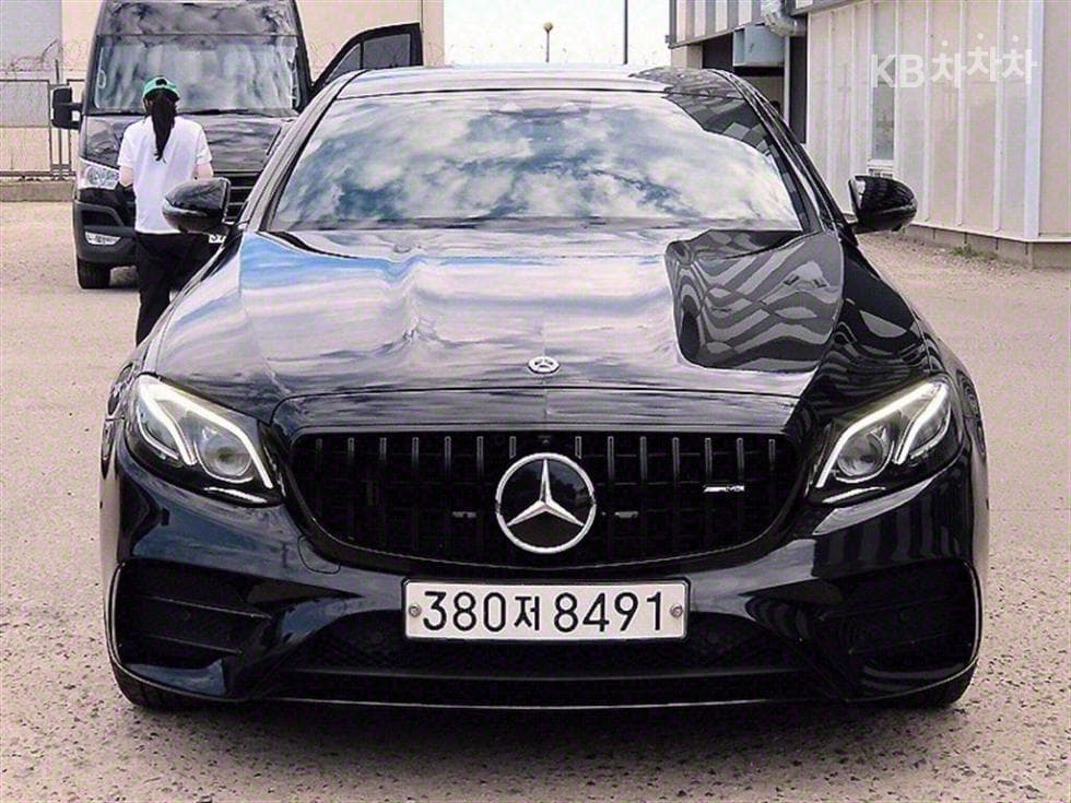 Mercedes-Benz E-Клас (W213) E53 AMG 4MATIC+ Стандартен - Image 1