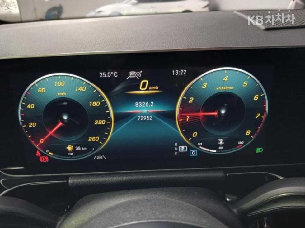 Mercedes-Benz GLA H247250 4Matic Стандартен - 9