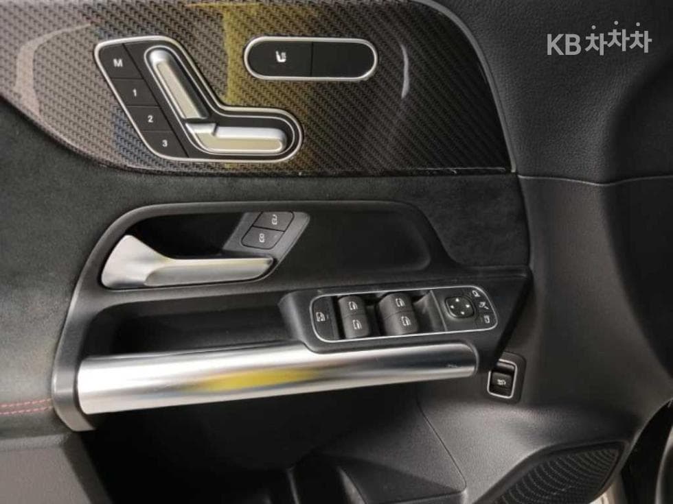 Mercedes-Benz GLA H247250 4Matic Стандартен - 10