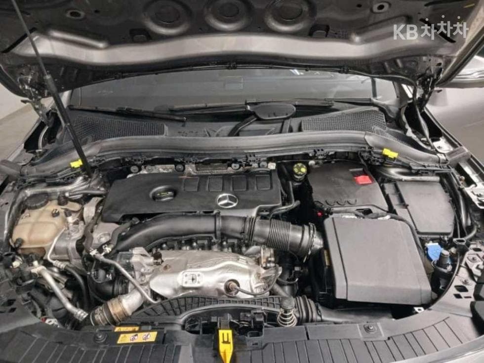 Mercedes-Benz GLA H247250 4Matic Стандартен - 19