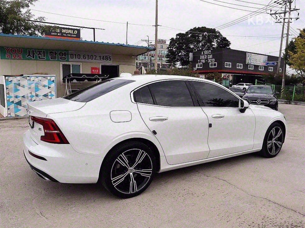 Volvo S60 3-토 поколение2.0 B5 Inscription - 3